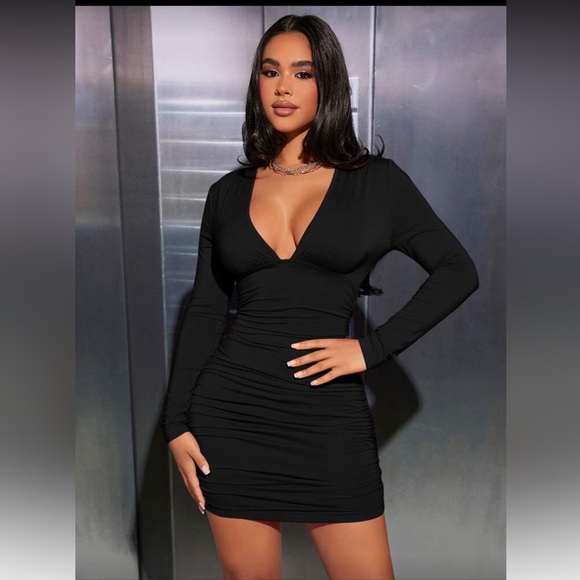 Elegant Black Bodycon Dress - Picture 5 of 5